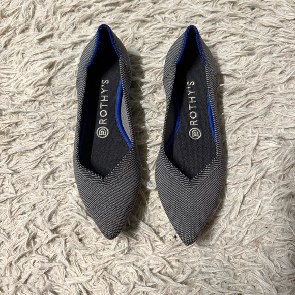 Women’s Size 8 Rothy's The Point Black Solid Pointed Ballet Flat Shoes. Like new - Picture 1 of 5
